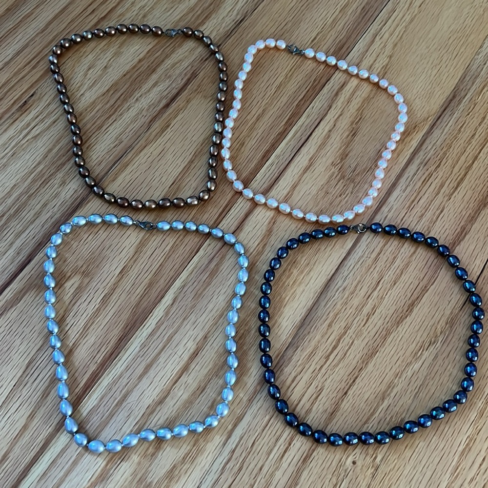 Pearl necklaces - Picture 2 of 2